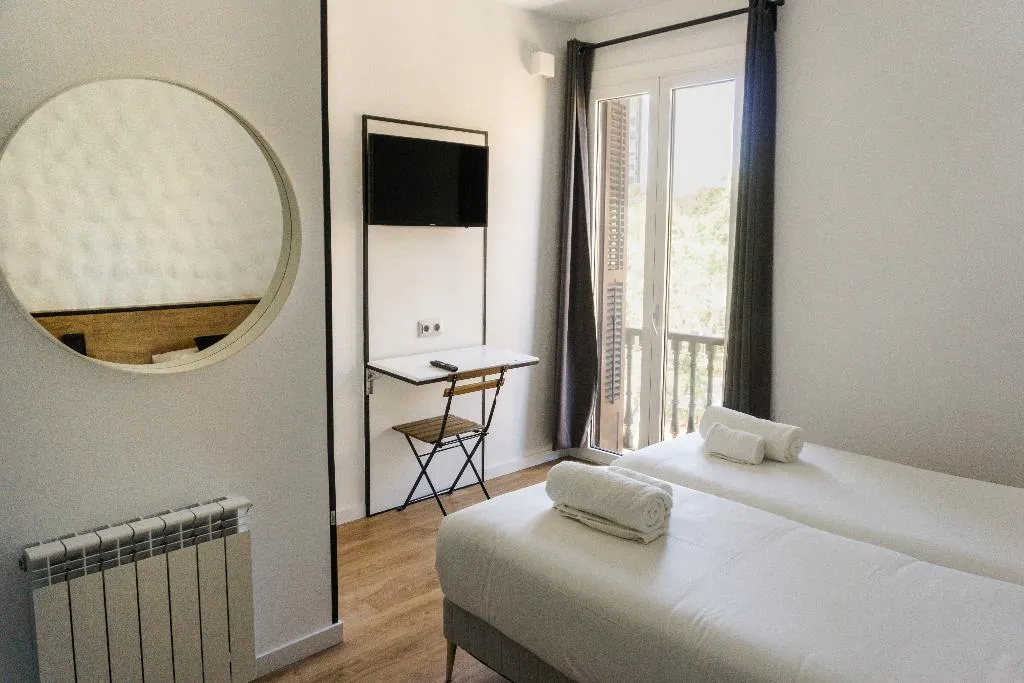 TWIN SUPERIOR WITH VIEWS Room, Fontanella Green House, Barcelona
