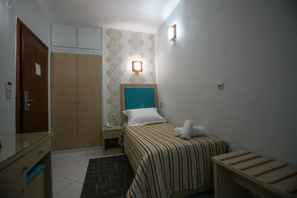 SINGLE WITHOUT BALCONY Room, City Life Port Hotel, Crete