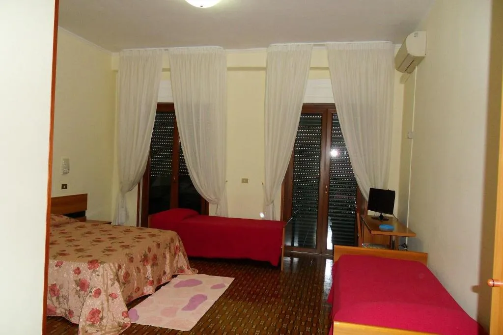 Room, Hotel Astoria Restaurant, Naples