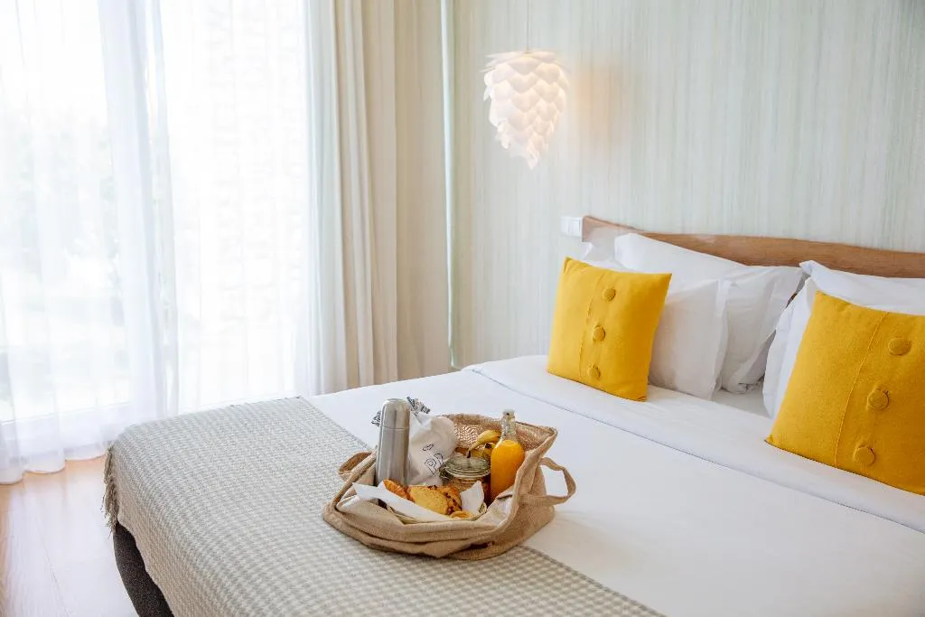 VILLA QUEEN SIZE BED Room, Cerca Design House, Porto