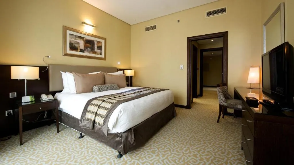 SUITE THREE BEDROOMS Room, TIME Oak Hotel & Suites, Dubai