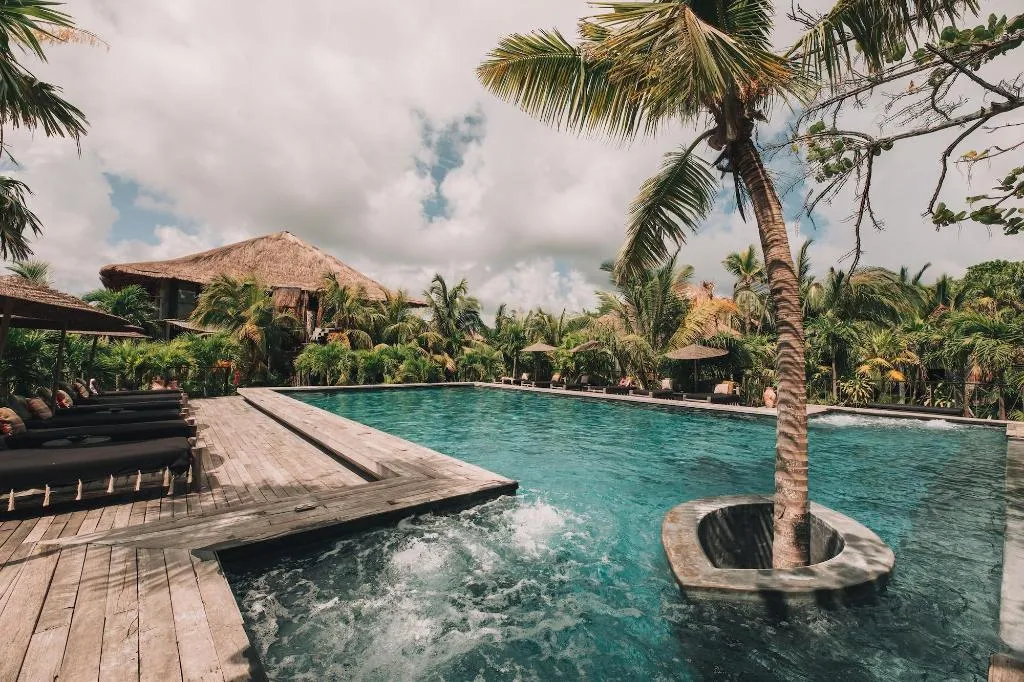 Sports and Entertainment, The Radhoo Adults Only, Cancun Area