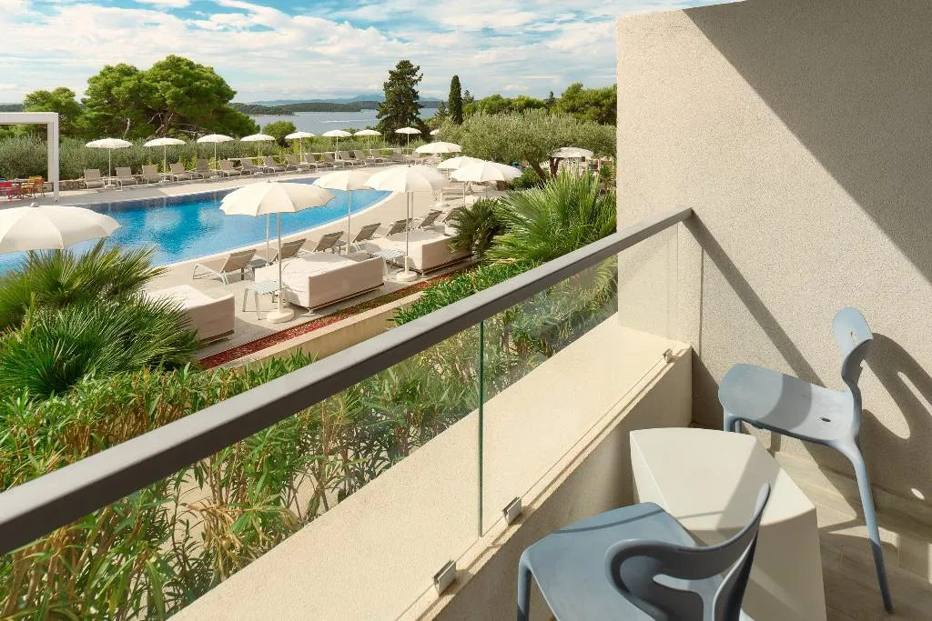 DOUBLE SUPERIOR POOL VIEW Room, Pharos, hvar bayhill hotel, Split