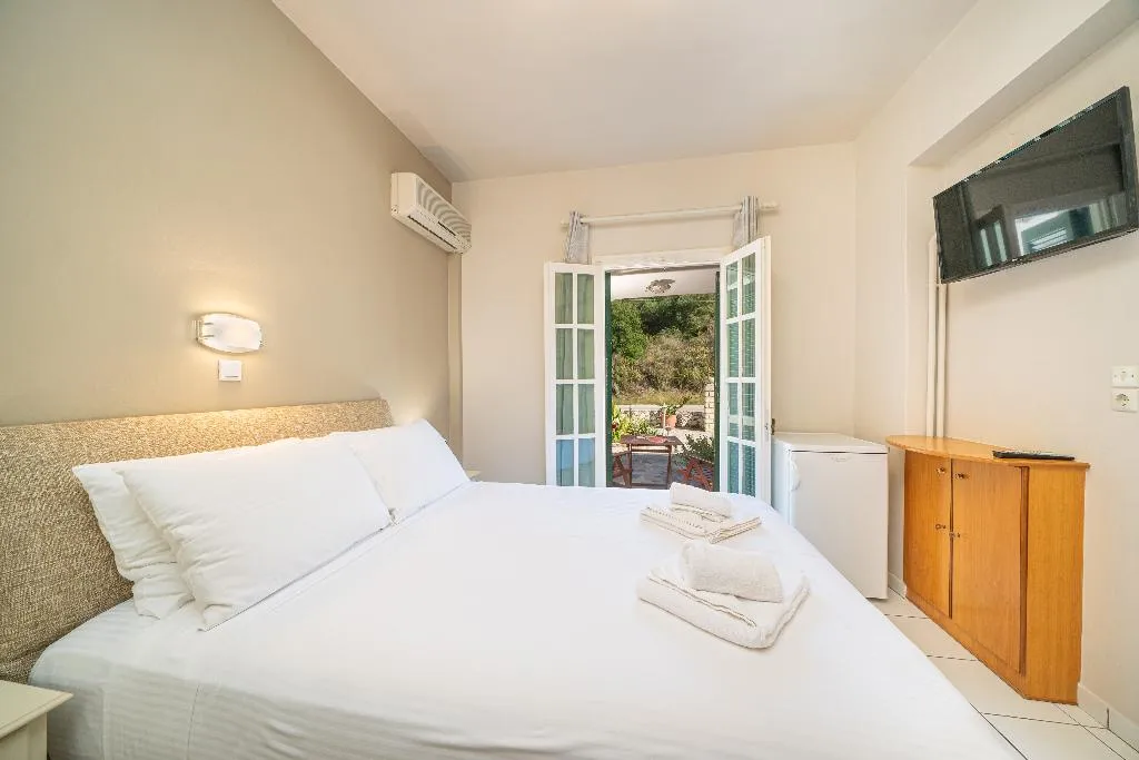 Double or Twin GARDEN VIEW CAPACITY 2 Room, Studios Vrionis Panoramic Sunset, Kefallinia