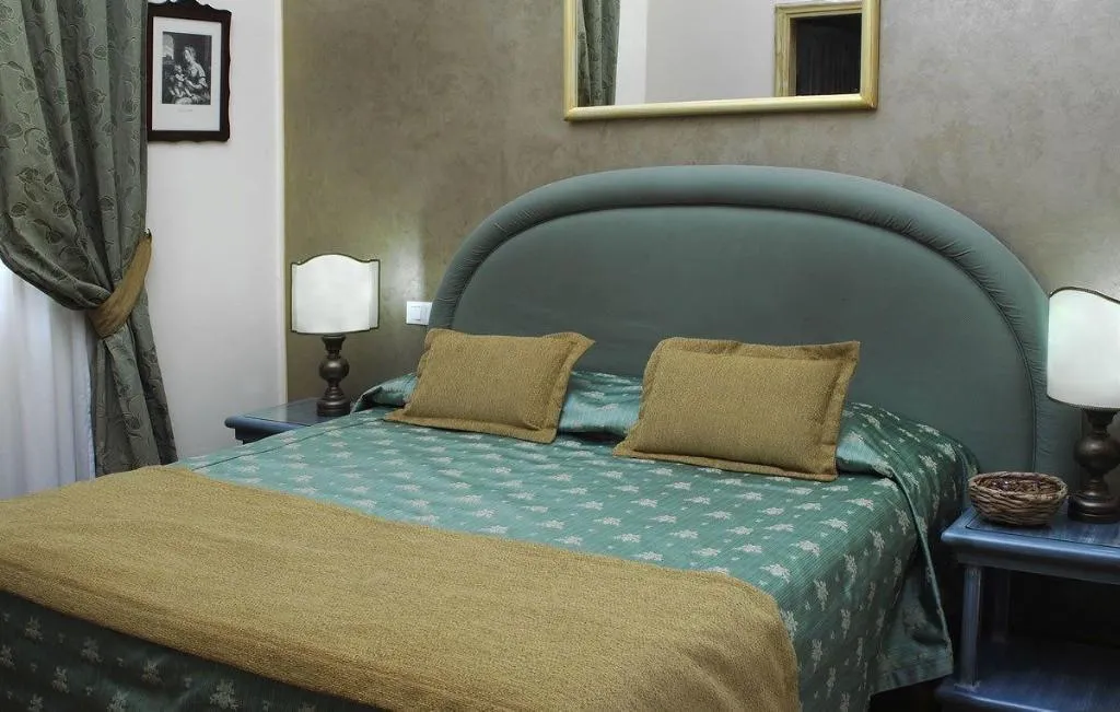 Room, Dante & Beatrice Relais, Florence