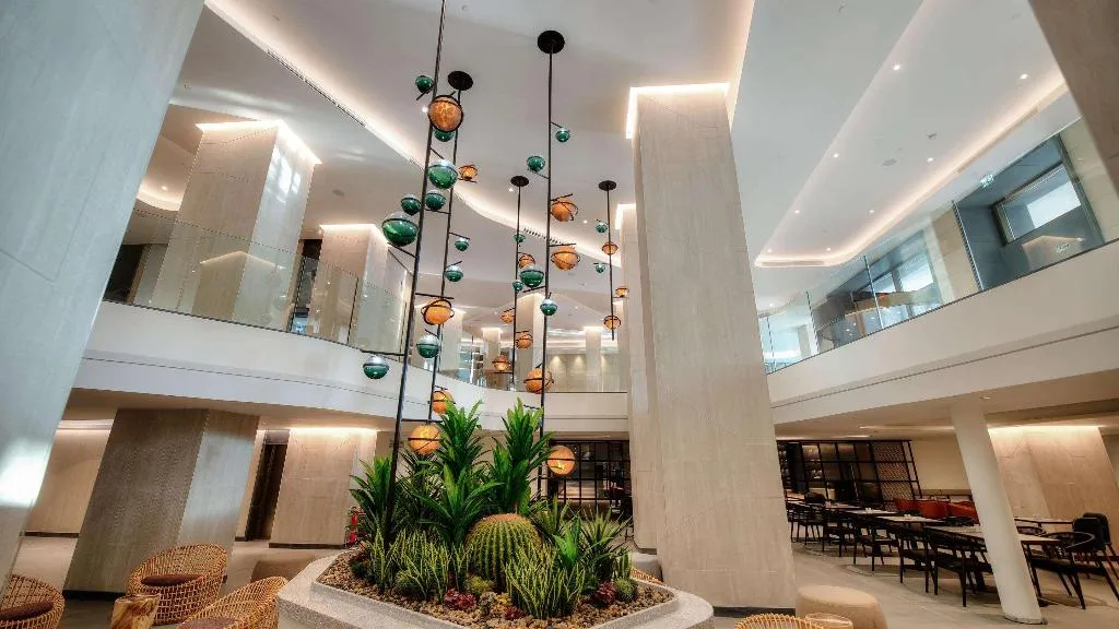 Lobby, Ax Odycy, Malta