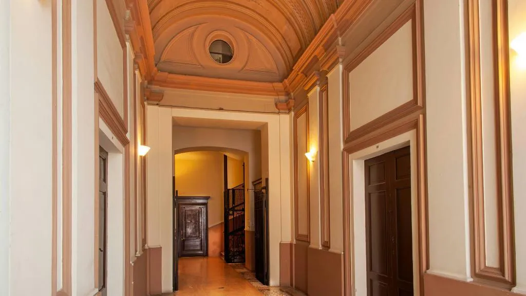 Lobby, Piemonte, Rome