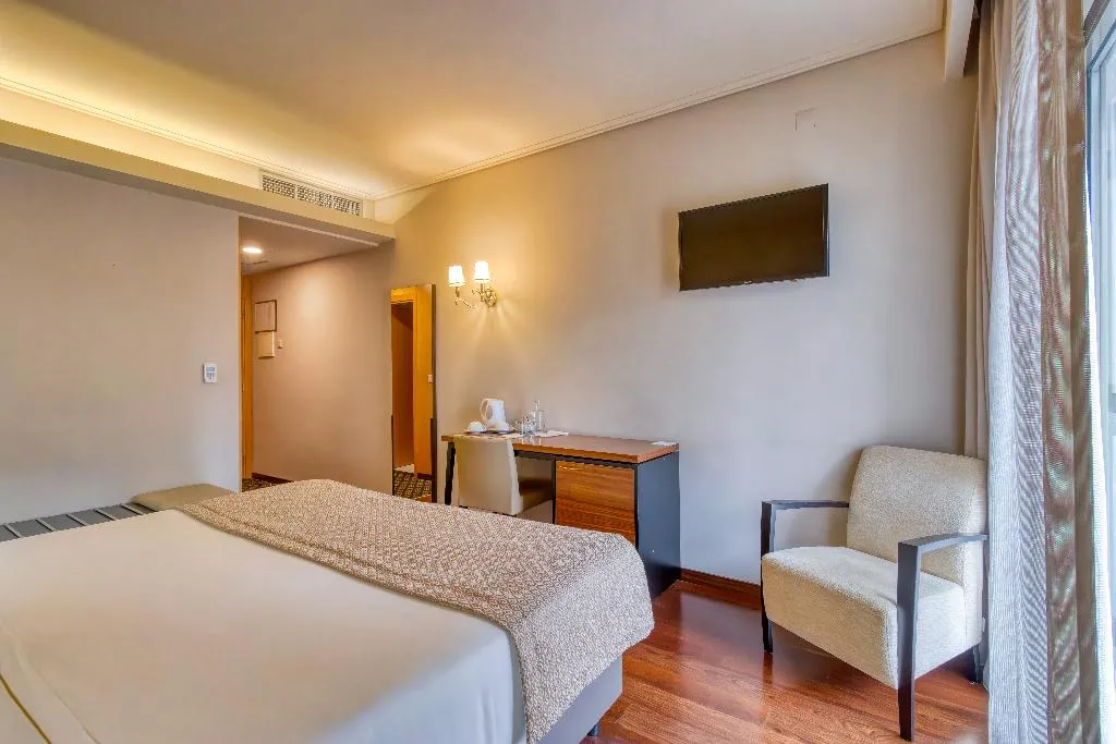 Double or Twin STANDARD Room, Hotel Lis Batalha, Porto