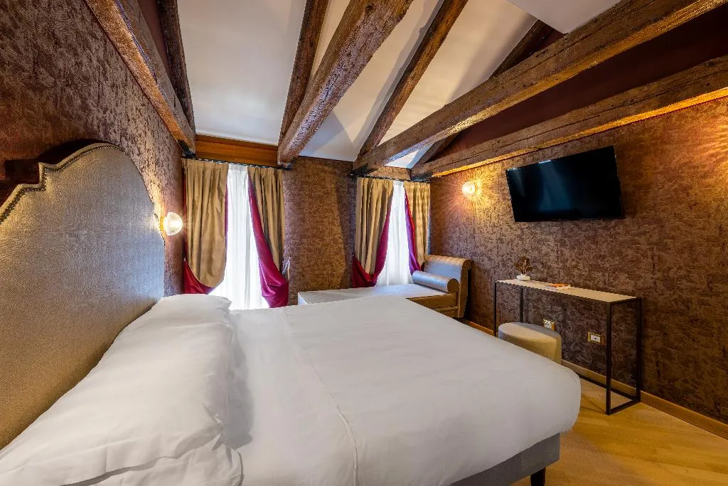 TRIPLE SUPERIOR Room, Paganelli, Venice