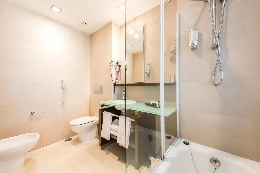 DOUBLE STANDARD Room, Mercader, Madrid