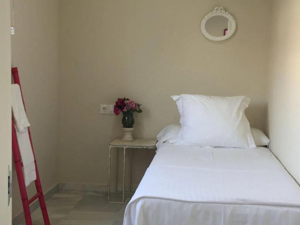 Room, Jardin de La Alameda, Seville