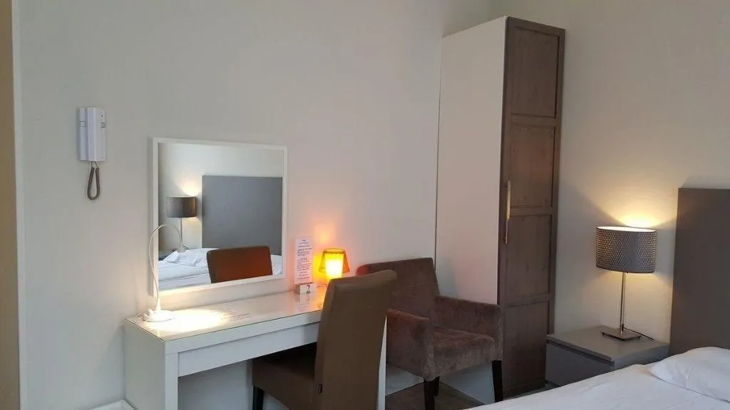 Room, Hotel Corner House, Amsterdam