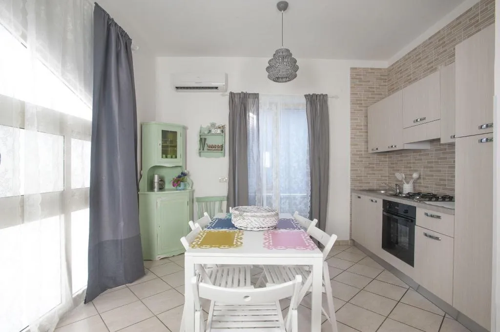 Room, City Pompei Accommodations, Naples