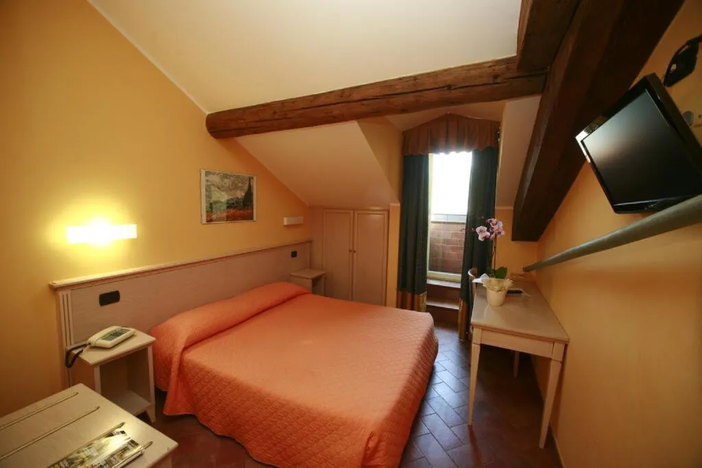 Room, Excelsior Splendide, Milan