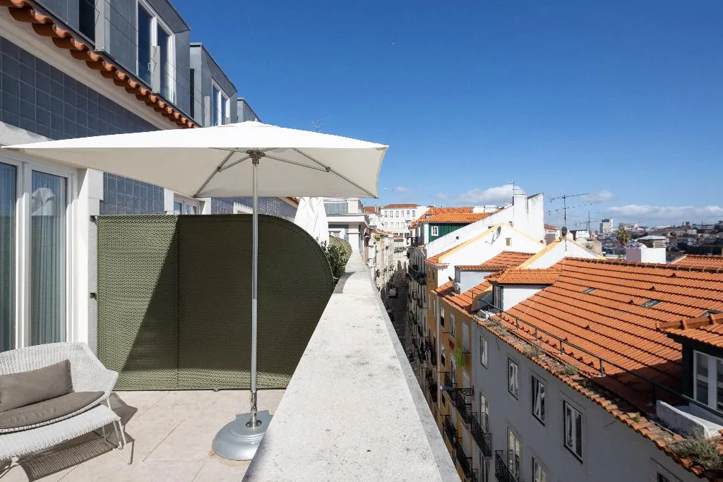 DOUBLE SUPERIOR WITH VIEWS Room, Lisboa Pessoa Hotel, Lisbon
