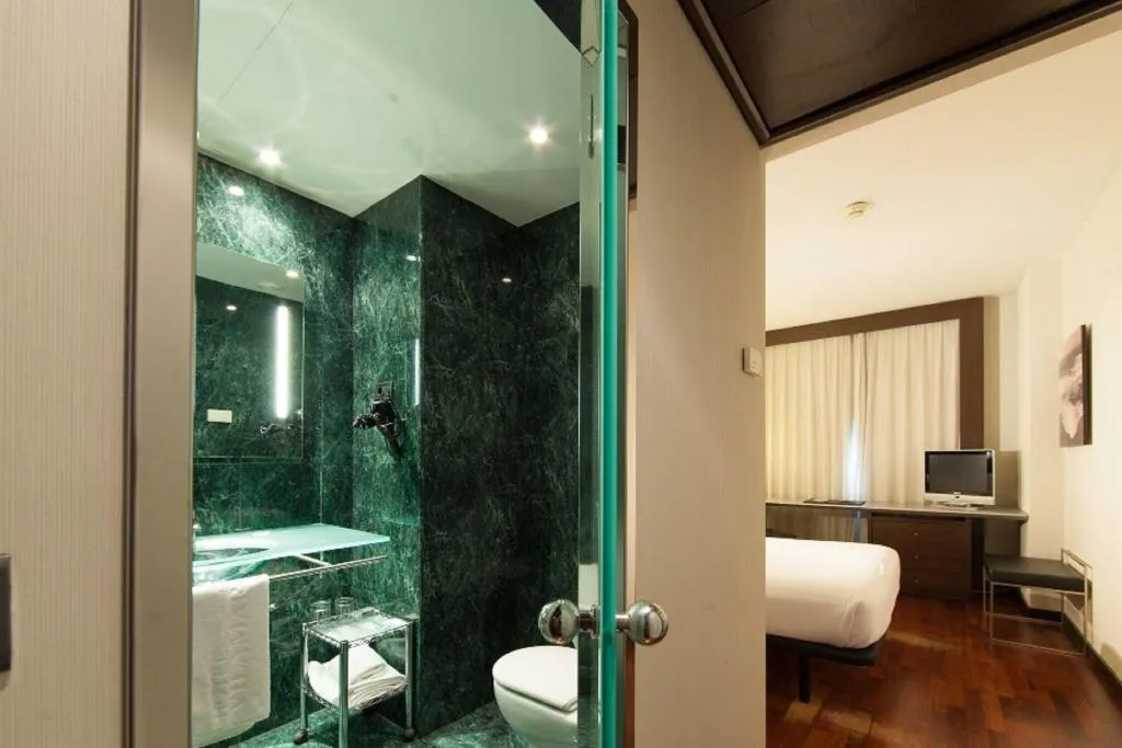 DOUBLE SINGLE USE QUEEN SIZE BED Room, Hotel Vilamari, Barcelona