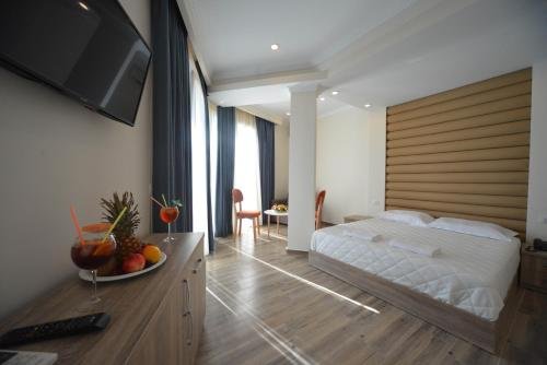 Hotel Elesio, Kavaje