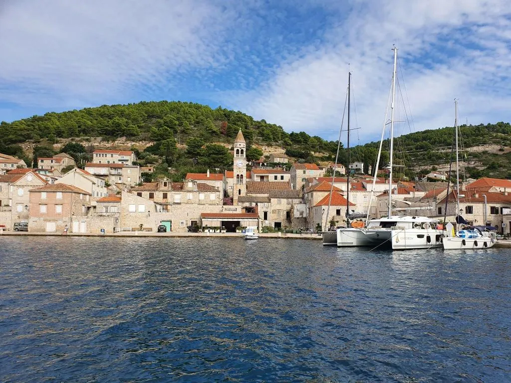 Sports and Entertainment, Violeta Hvar, Split