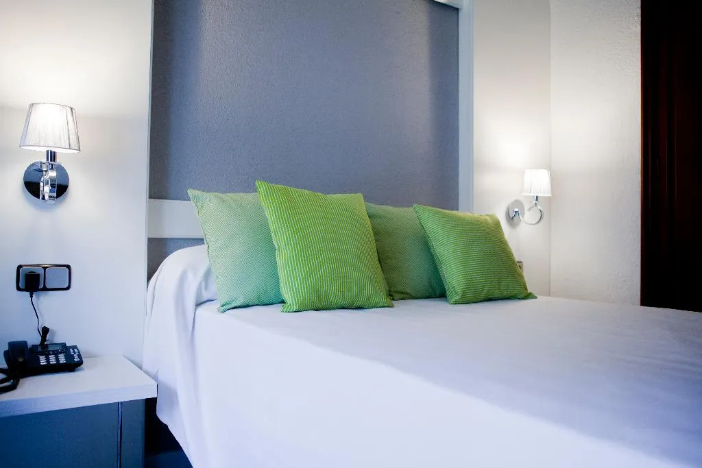 DOUBLE SINGLE USE ONE BED Room, Mir Octavio, Costa De La Luz
