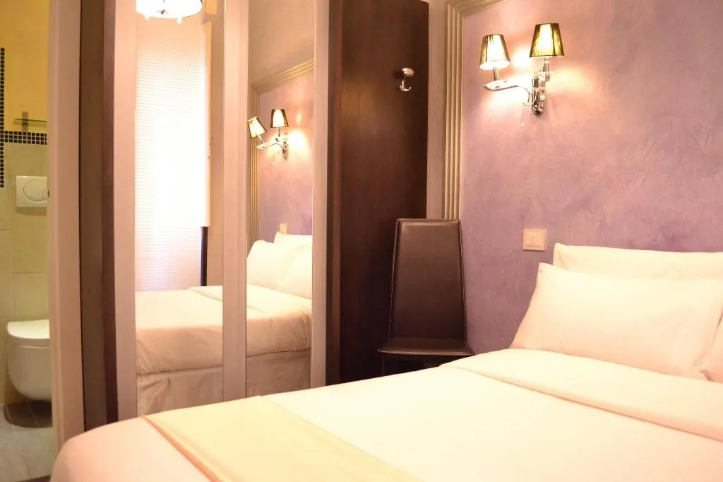 Room, Tiburtina House, Rome