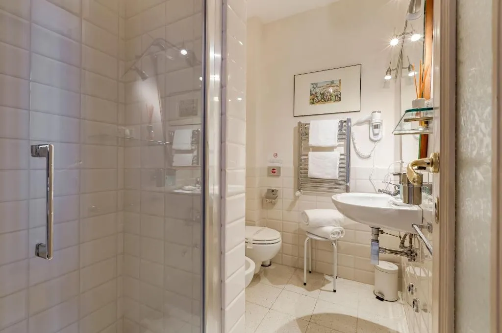 Room, Rome Charming Suites, Naples