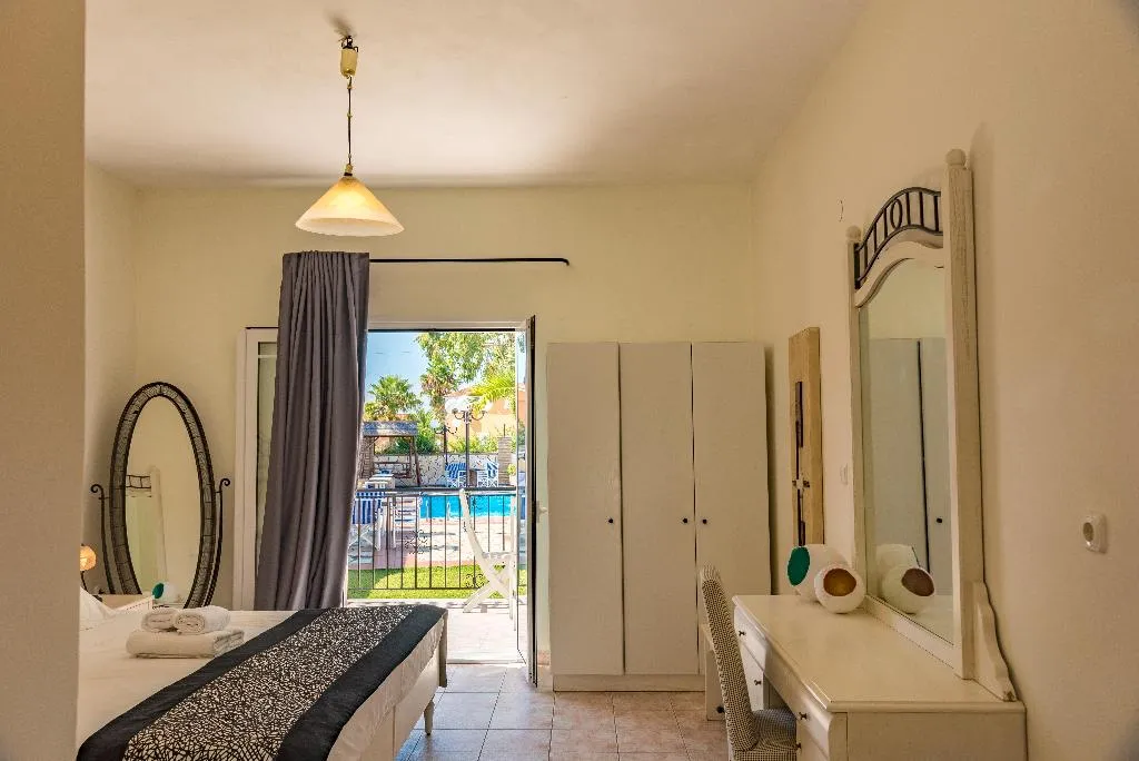 STUDIO CAPACITY 3 Room, Sotiris Apartments, Kefallinia