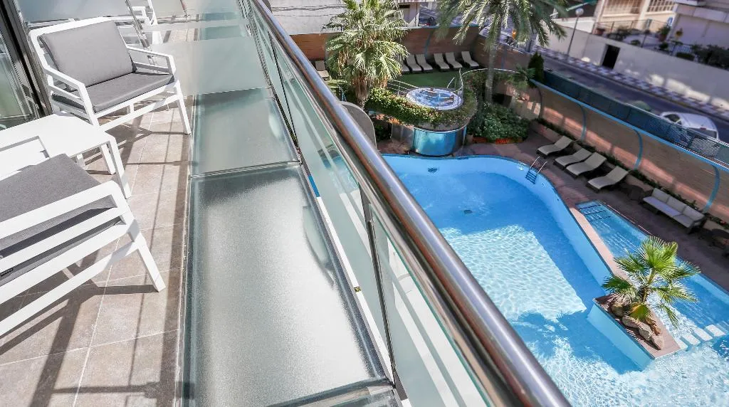 FAMILY ROOM POOL VIEW Room, Kaktus Playa, Costa Brava