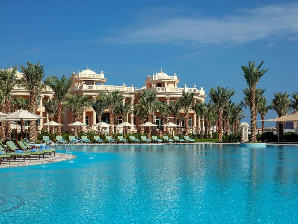 Pool, Raffles The Palm Dubai, Dubai