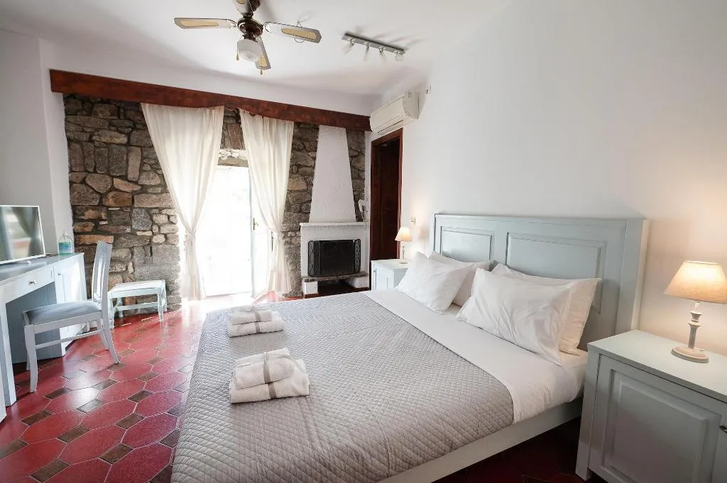 Room, Dionysos Poros, Kalamata