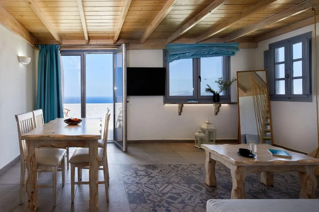 Room, Symmetry Suites, Santorini