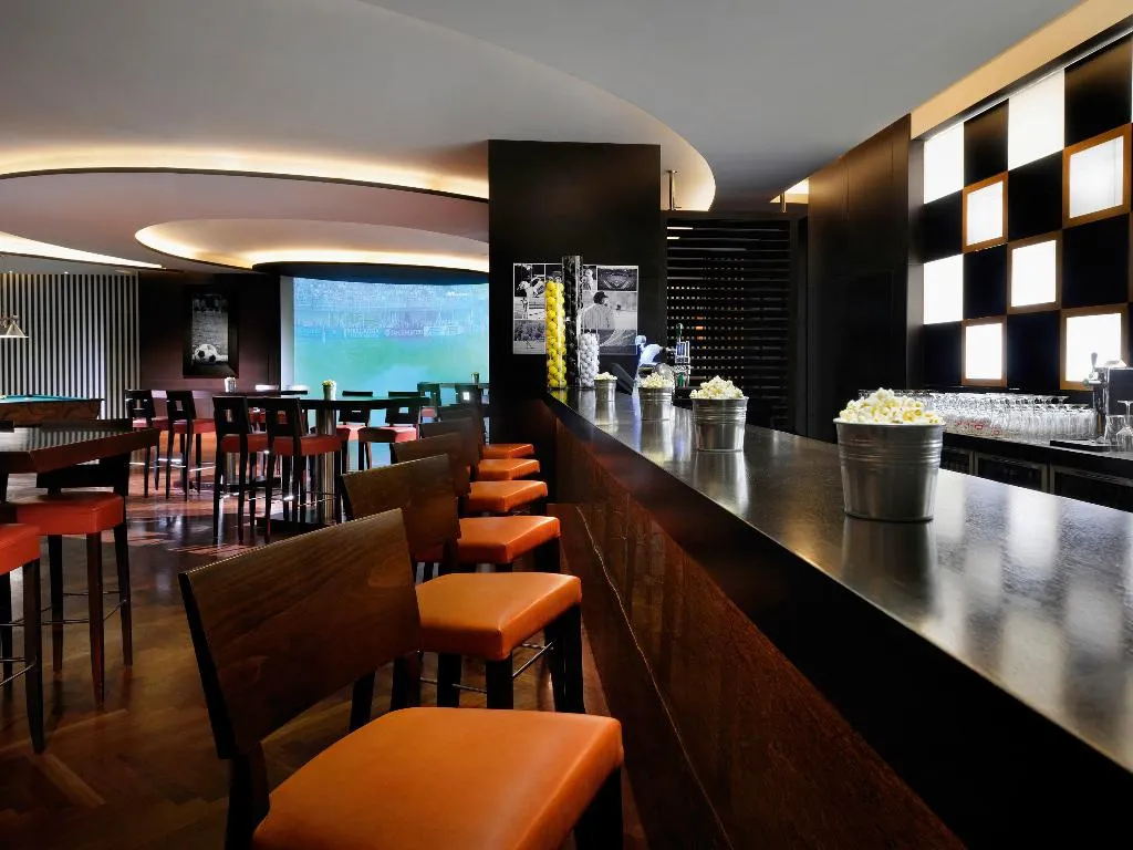 Restaurant, Movenpick Hotel Jumeirah Beach, Dubai