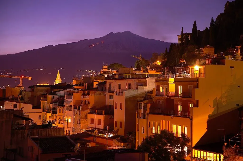 General view, Isabella, Taormina