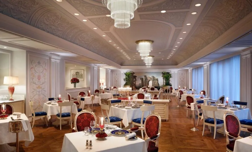 Restaurant, Palazzo Versace Dubai, Dubai