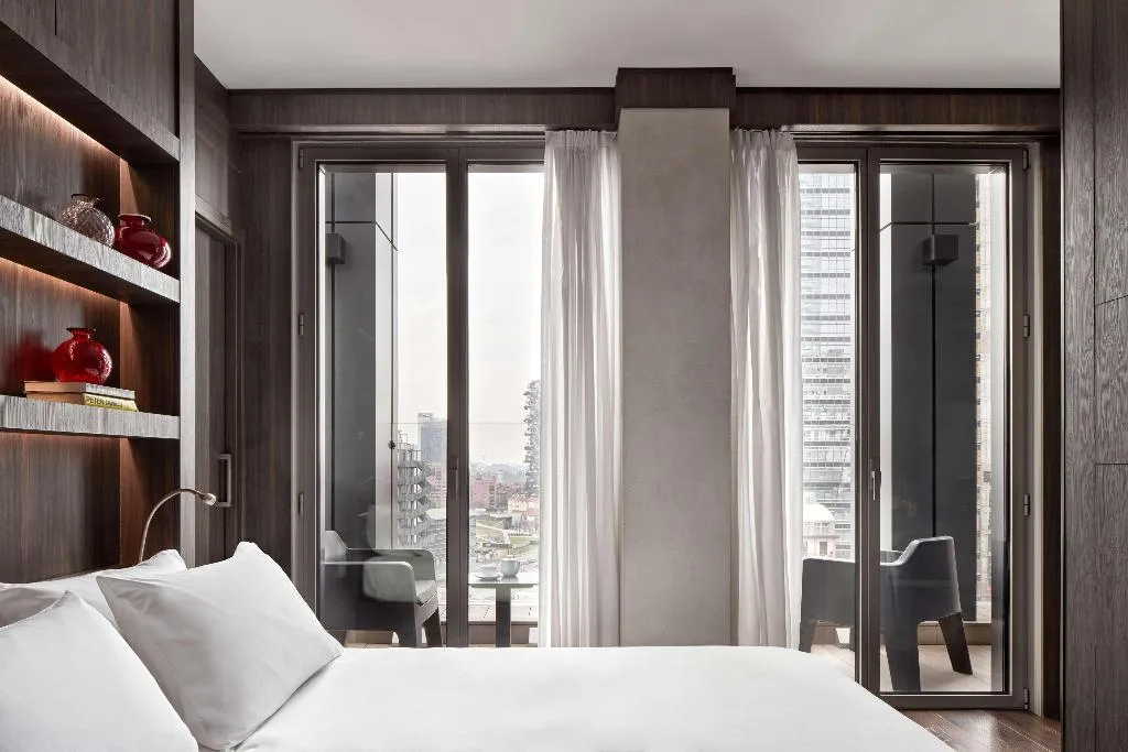 SUITE WITH TERRACE Room, Hyatt Centric Milan Centrale, Milan