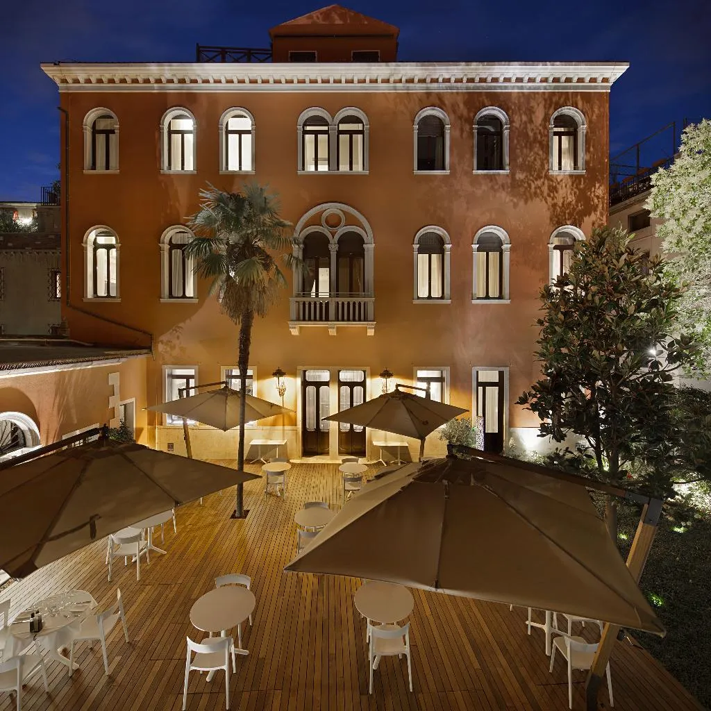 General view, Palazzo Barocci, Venice