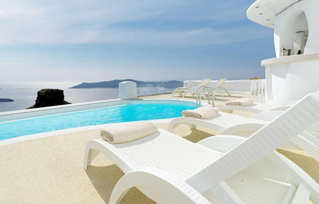 Pool, Tholos Resort, Santorini