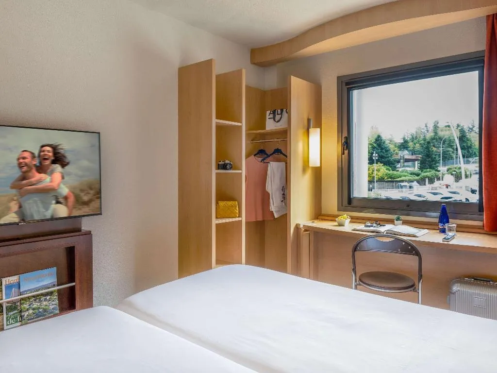 TWIN STANDARD Room, ibis Madrid Alcobendas, Madrid