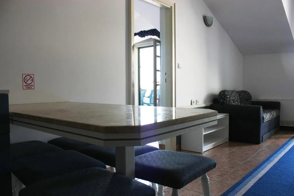 Room, Ivan, Split