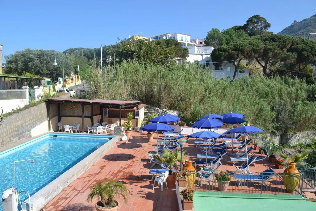 Pool, Maremonti, Naples