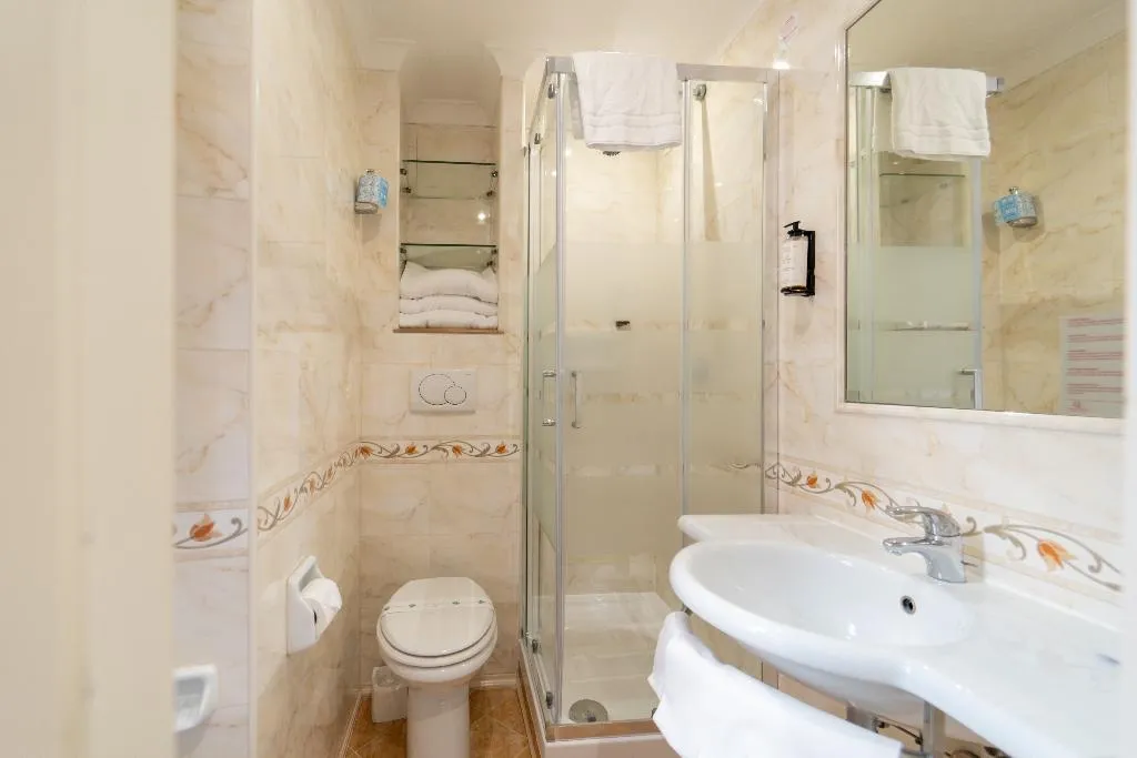 TRIPLE STANDARD Room, Oxford, Rome