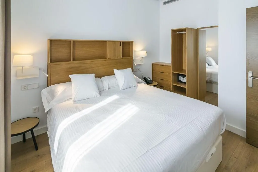 Room, Aquitania Home Suites, Seville