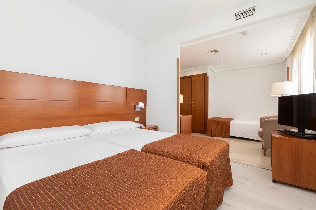 TRIPLE STANDARD Room, Porcel Torre Garden, Madrid