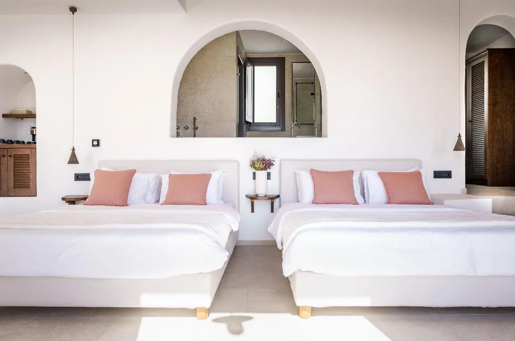SUITE POOL VIEW TWO DOUBLE BEDS Room, Pelican Bay Art, Mykonos