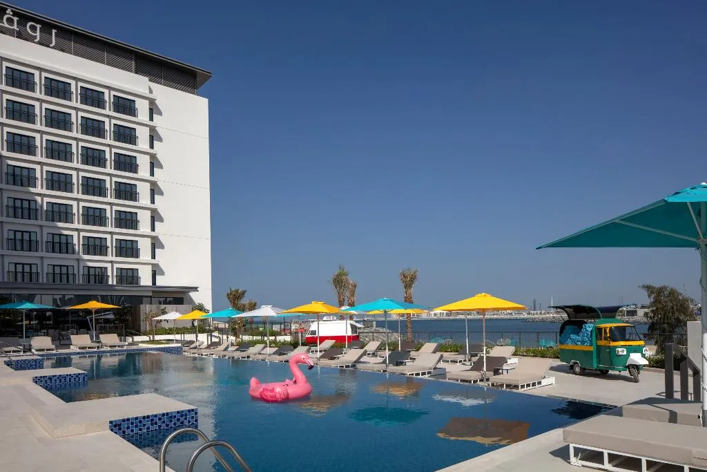 Pool, Rove La Mer Beach, Jumeirah, Dubai