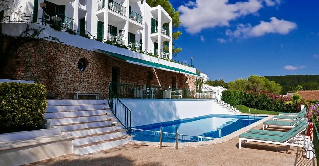 Pool, Desmais, Menorca