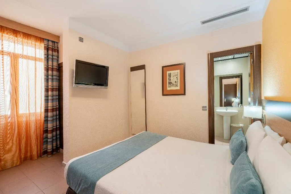Double or Twin STANDARD Room, Ballesta, Madrid
