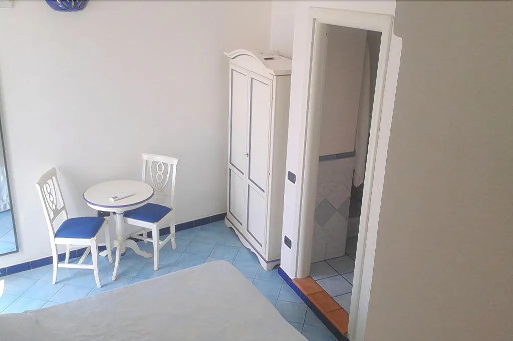 Room, Il Porticciolo di Amalfi, Naples