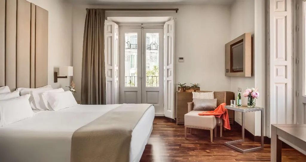 Room, NH Collection Madrid Palacio de Tepa, Madrid