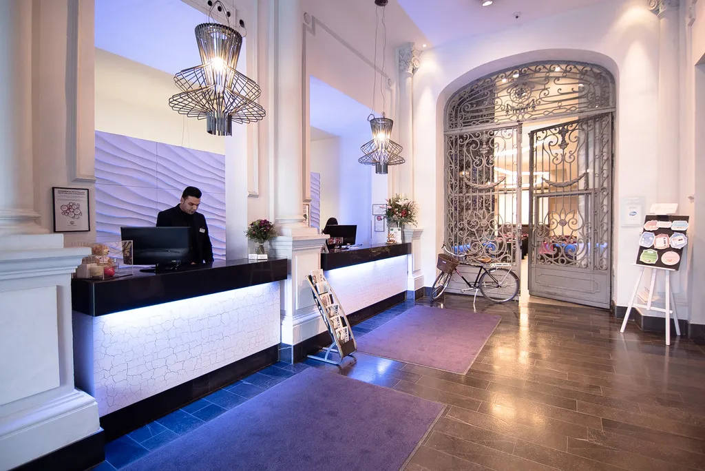 Lobby, Petit Palace Savoy Alfonso XII, Madrid