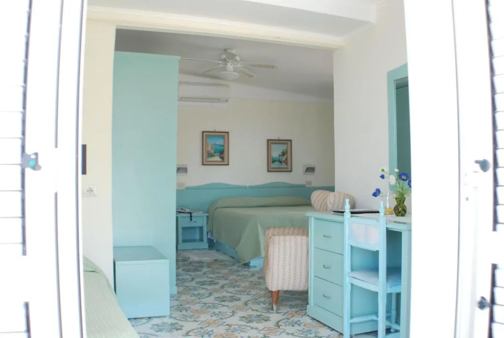 Room, La Palma, Naples